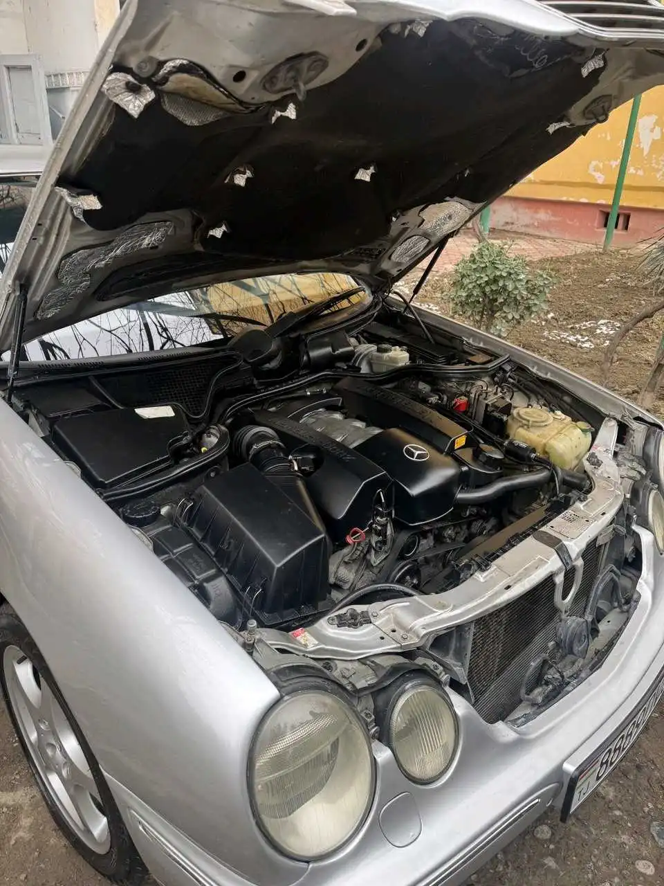 Mercedes-benz E class 2001