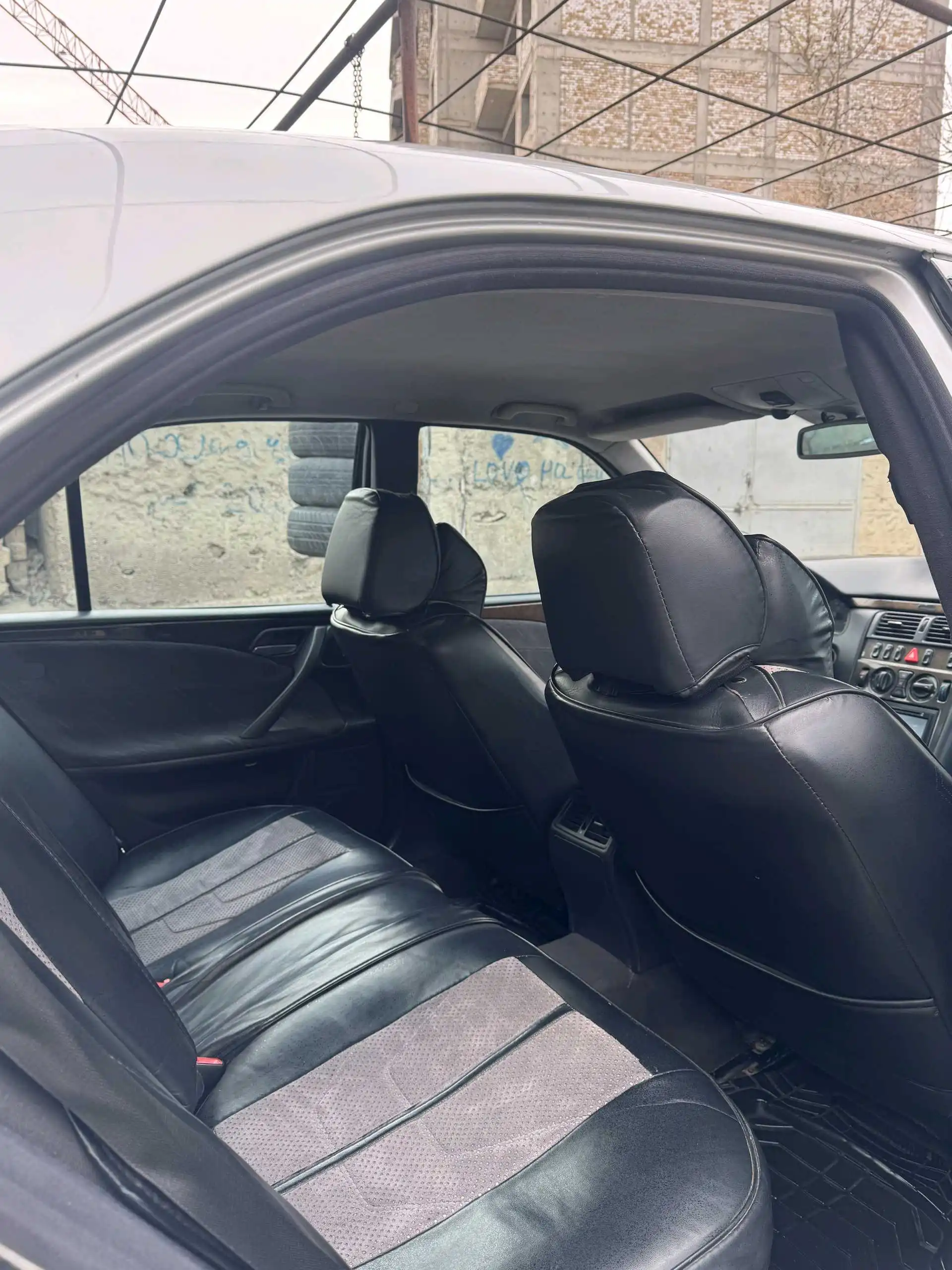 Mercedes-benz E class 2001