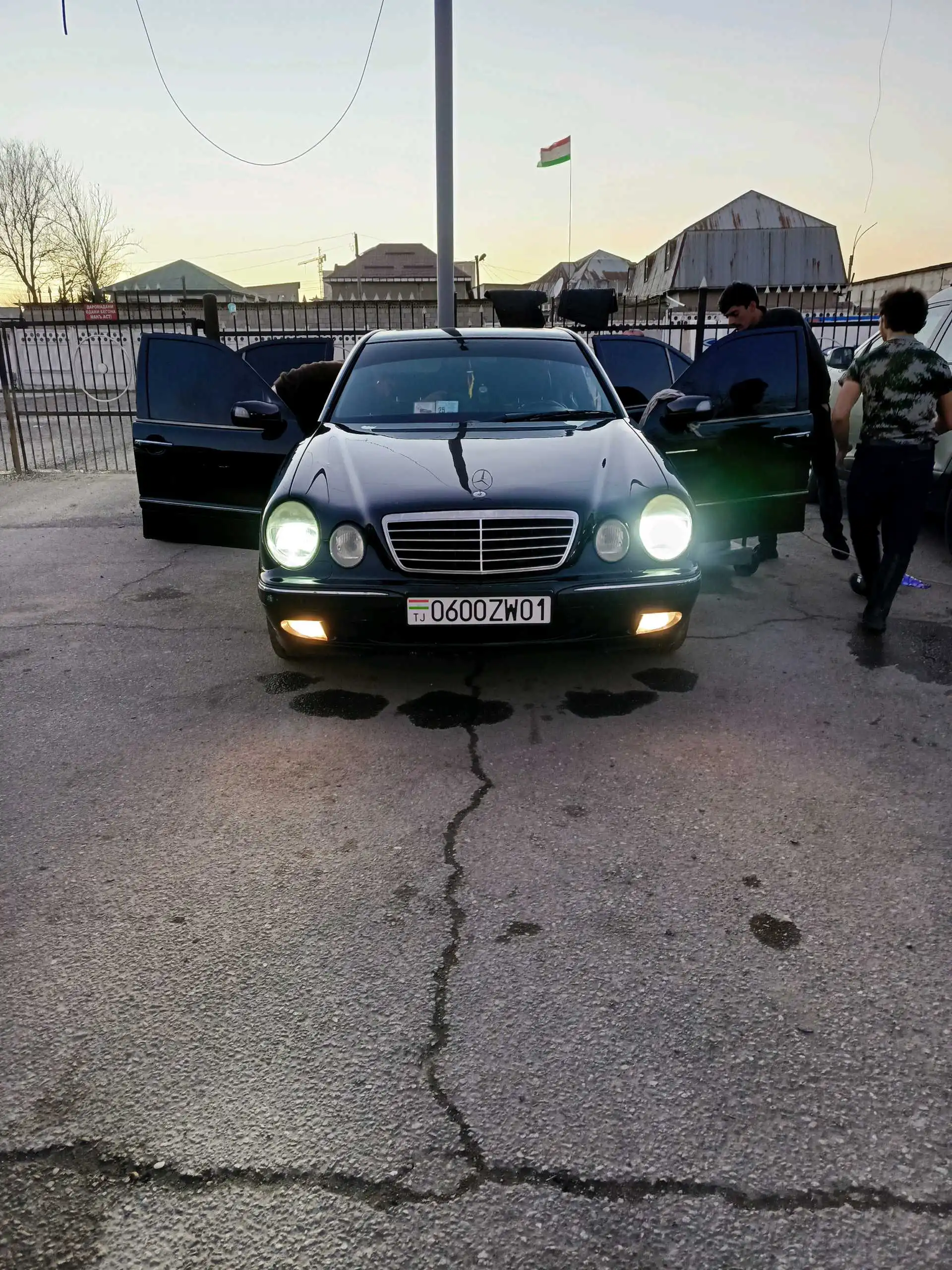 Mercedes-benz E class 2002
