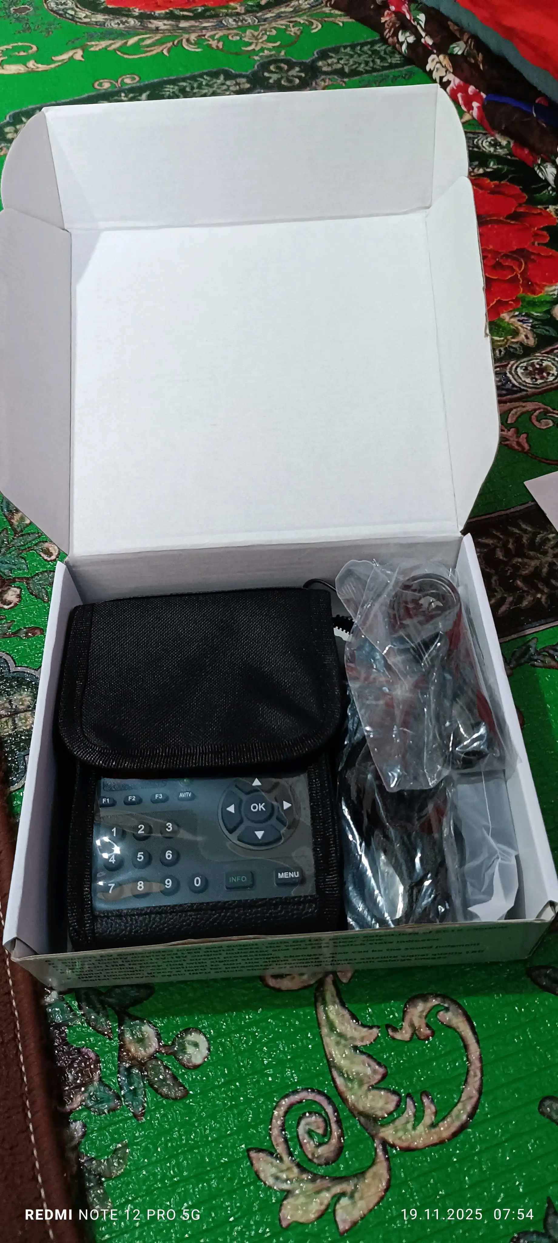 апарат барои насби антенаҳои моҳвораи