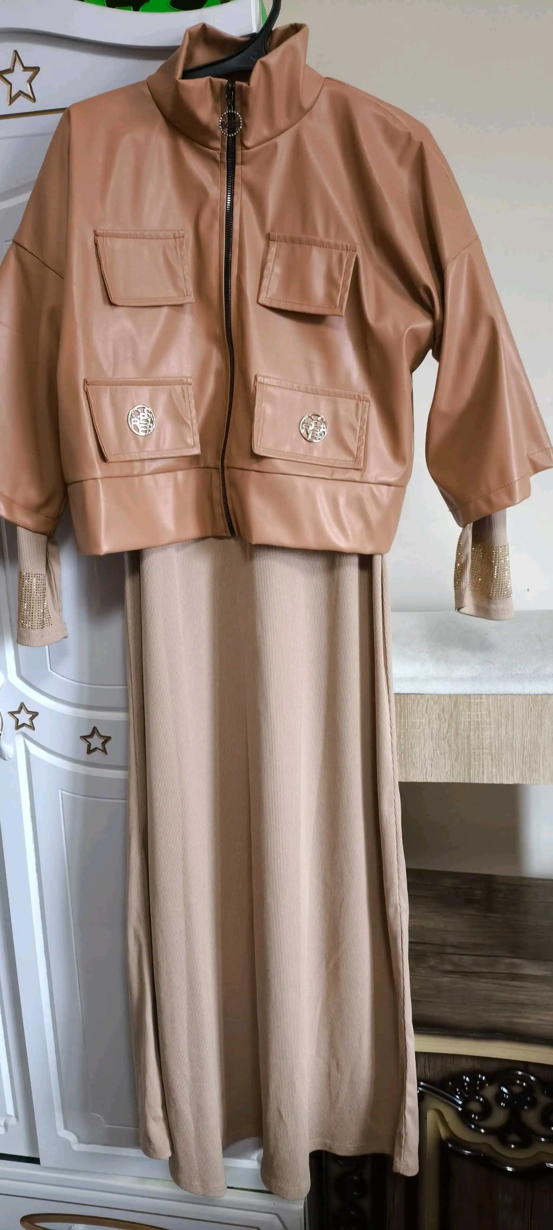 Платья с костмом