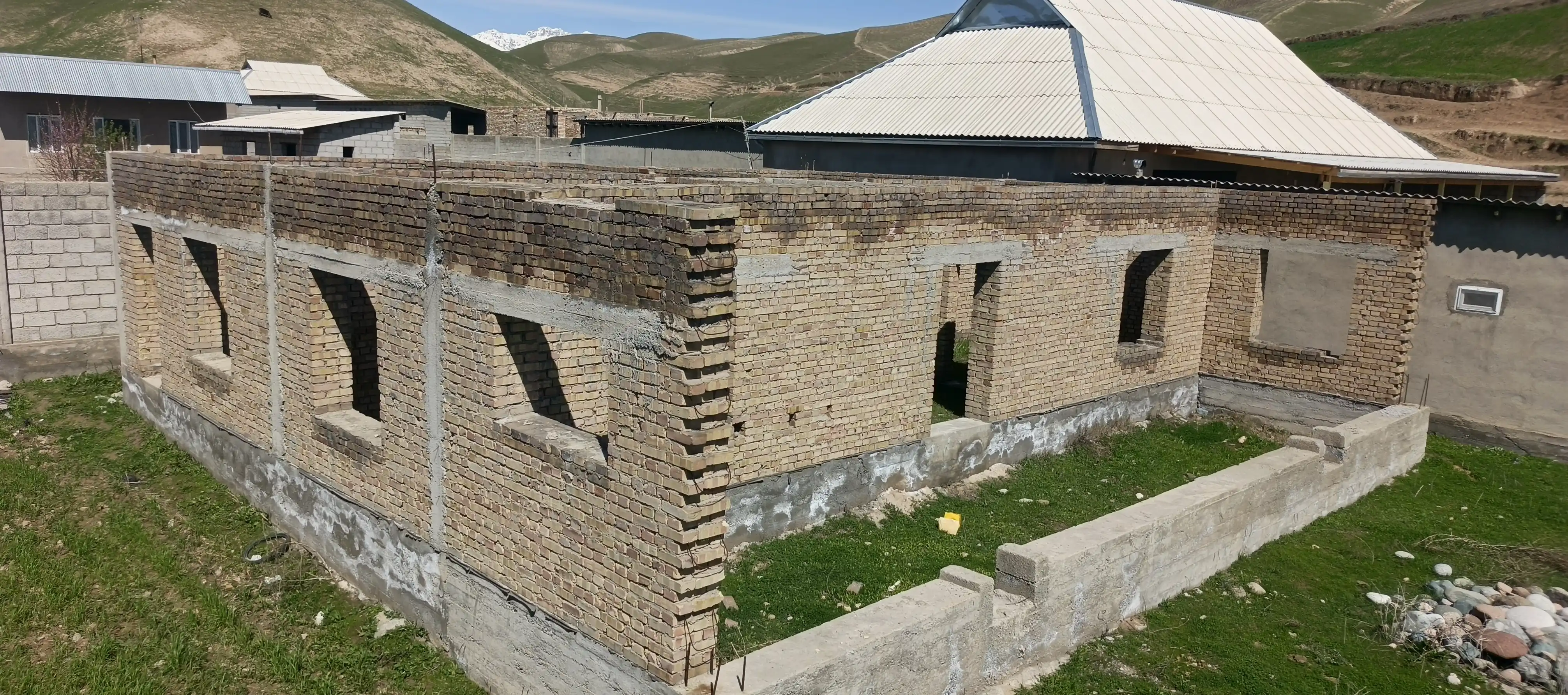 2 этажный, 8-комн. дом, 203 м², 8 соток, 8 соток, камбар