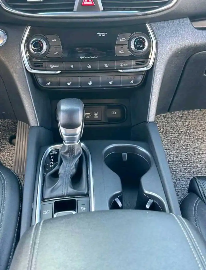 Hyundai Santa fe 2018 — фото 11