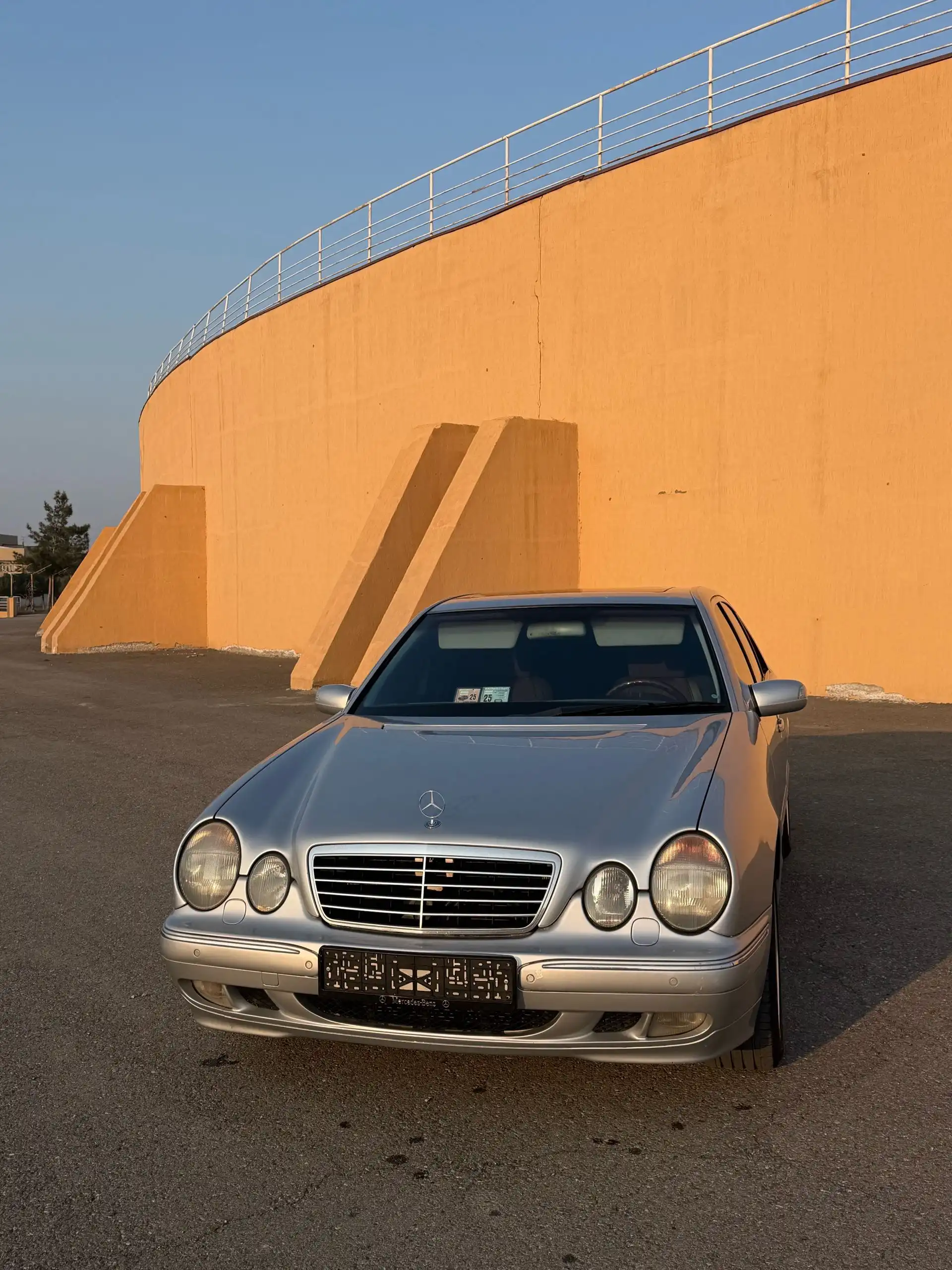 Mercedes-benz E class 2000