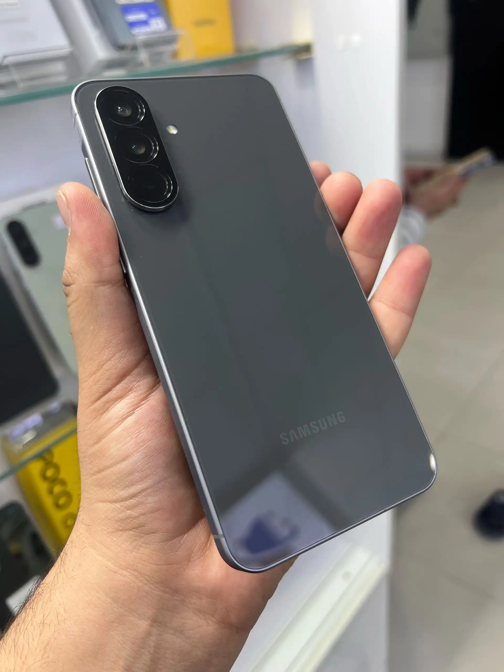 Samsung a56