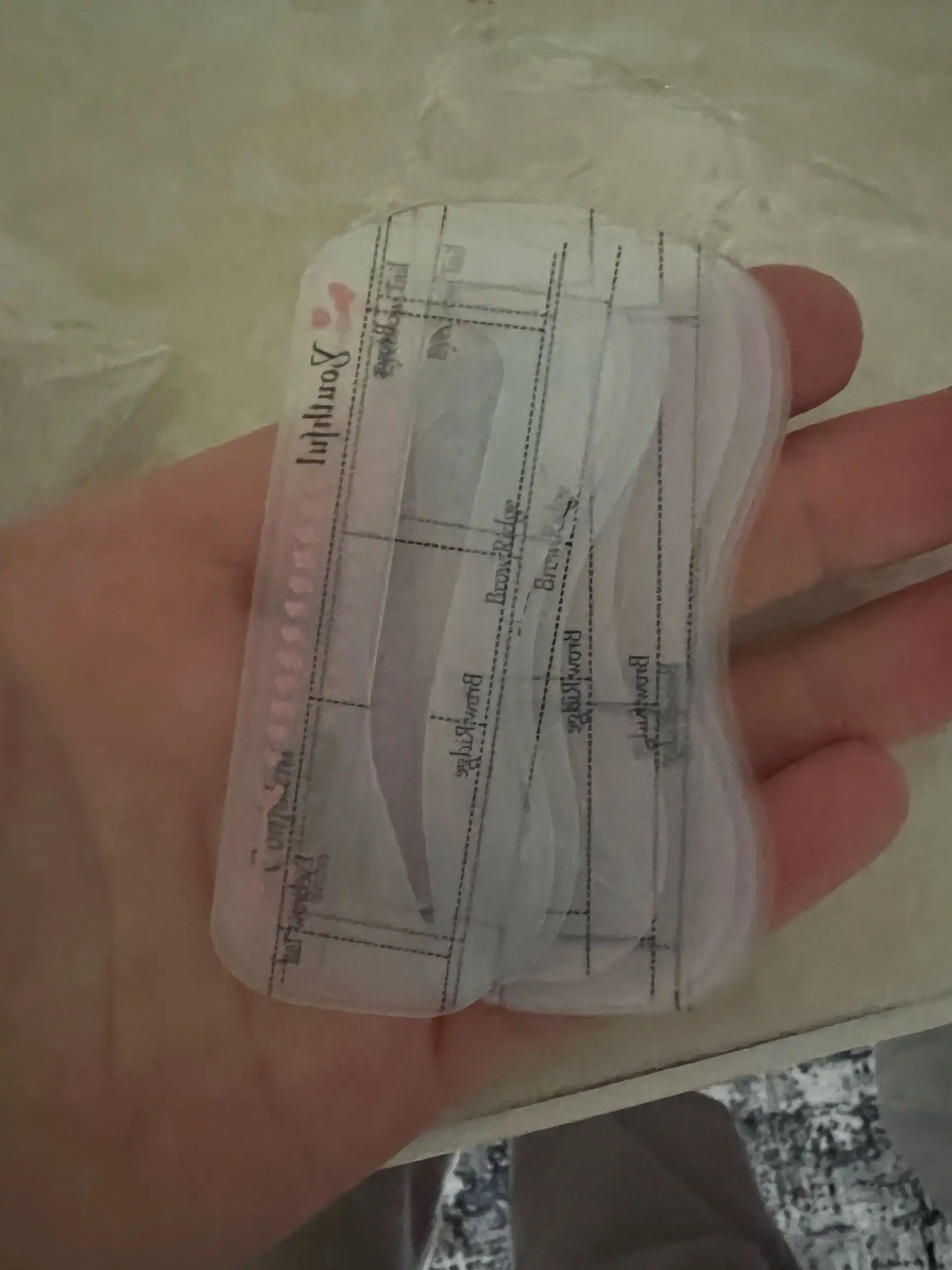 трафарет для бровей