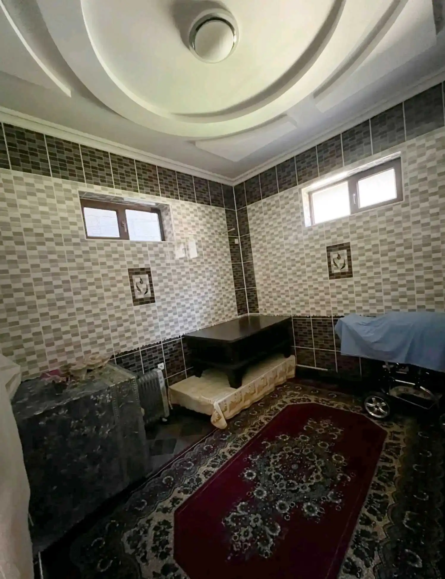 3 этажный, 8-комн. дом, 9242 м², 5 соток, Сино