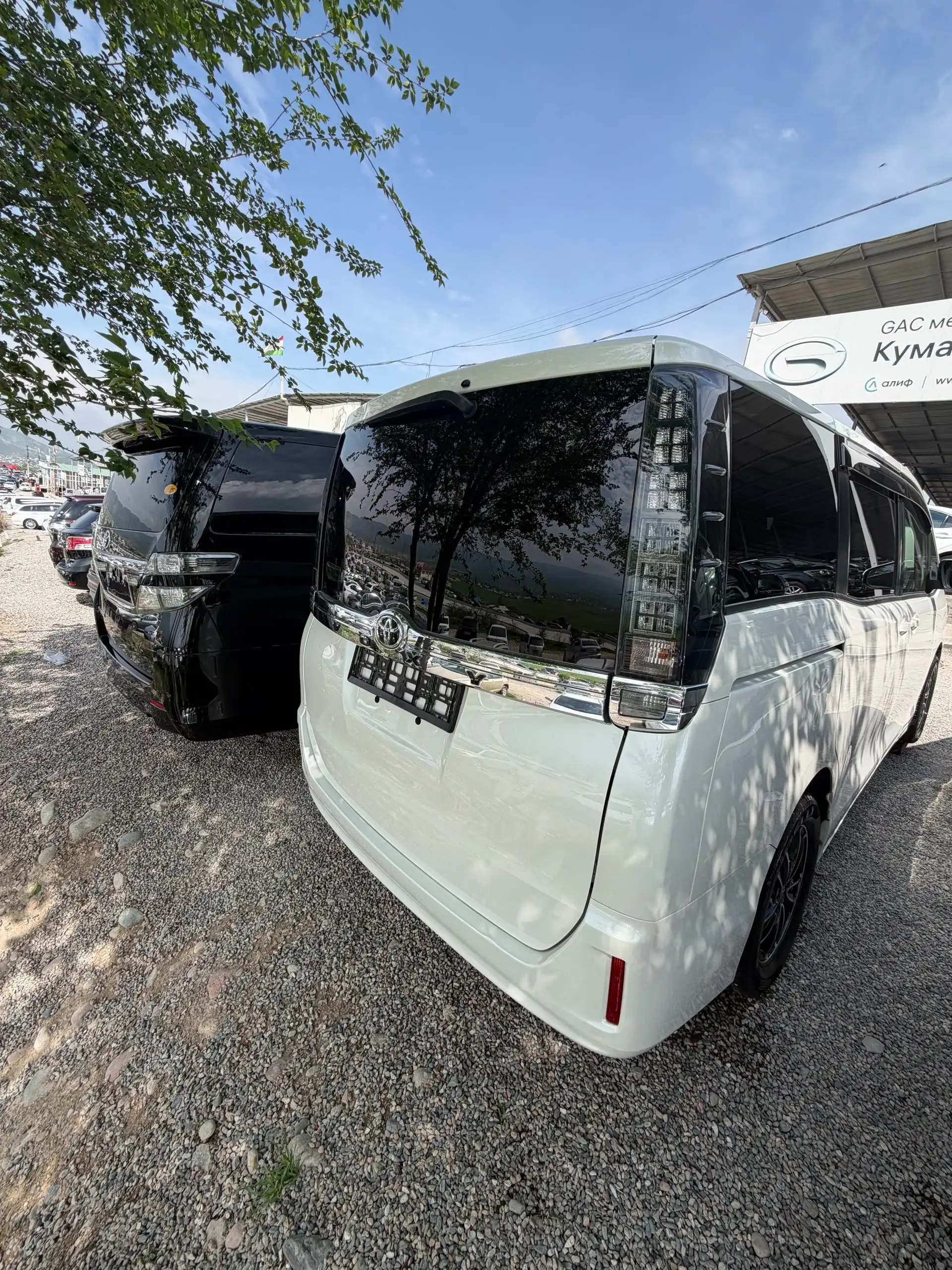 Toyota Vellfire 2014