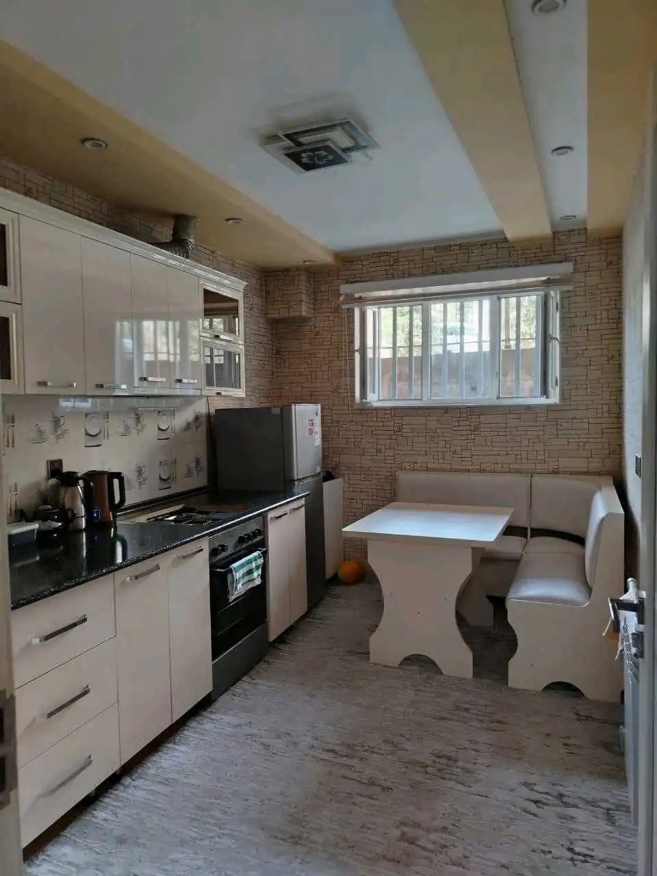 1 комнатная квартира Цокольный этаж