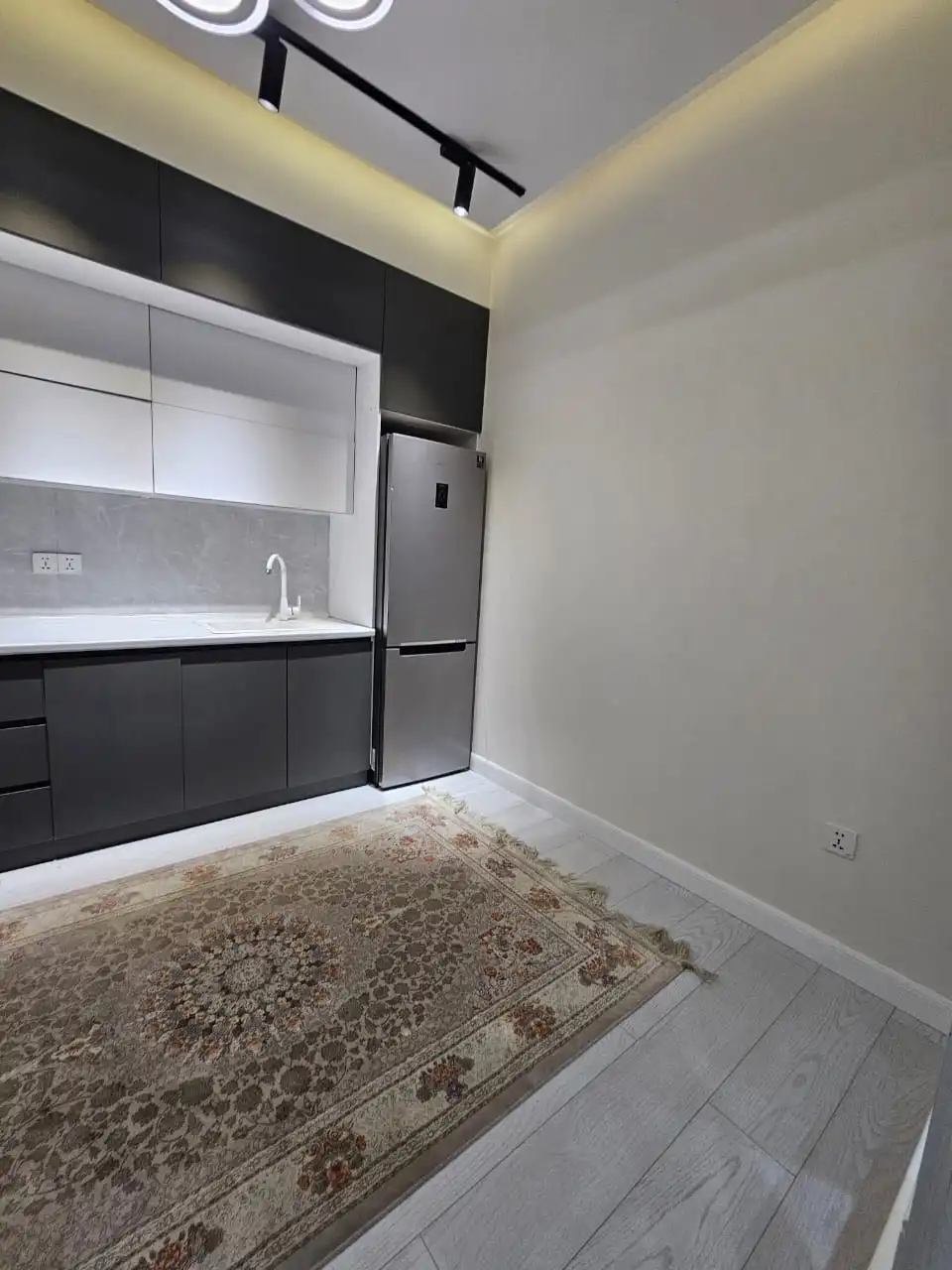 2-к квартира, 12 этаж, 61 м², Шохмансур