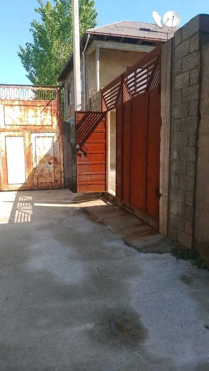 2 этажный, 6-комн. дом, 210 м², 4 соток, рудаки.2