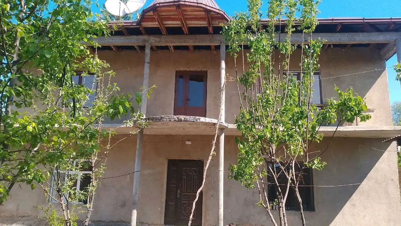 2 этажный, 6-комн. дом, 210 м², 4 соток, рудаки.2