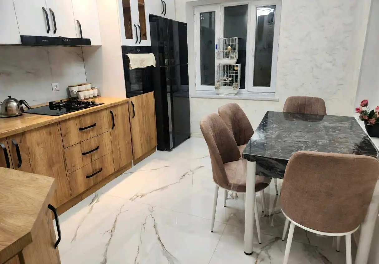 2 этажный, 5-комн. дом, 220 м², 6 соток, Шохмансур