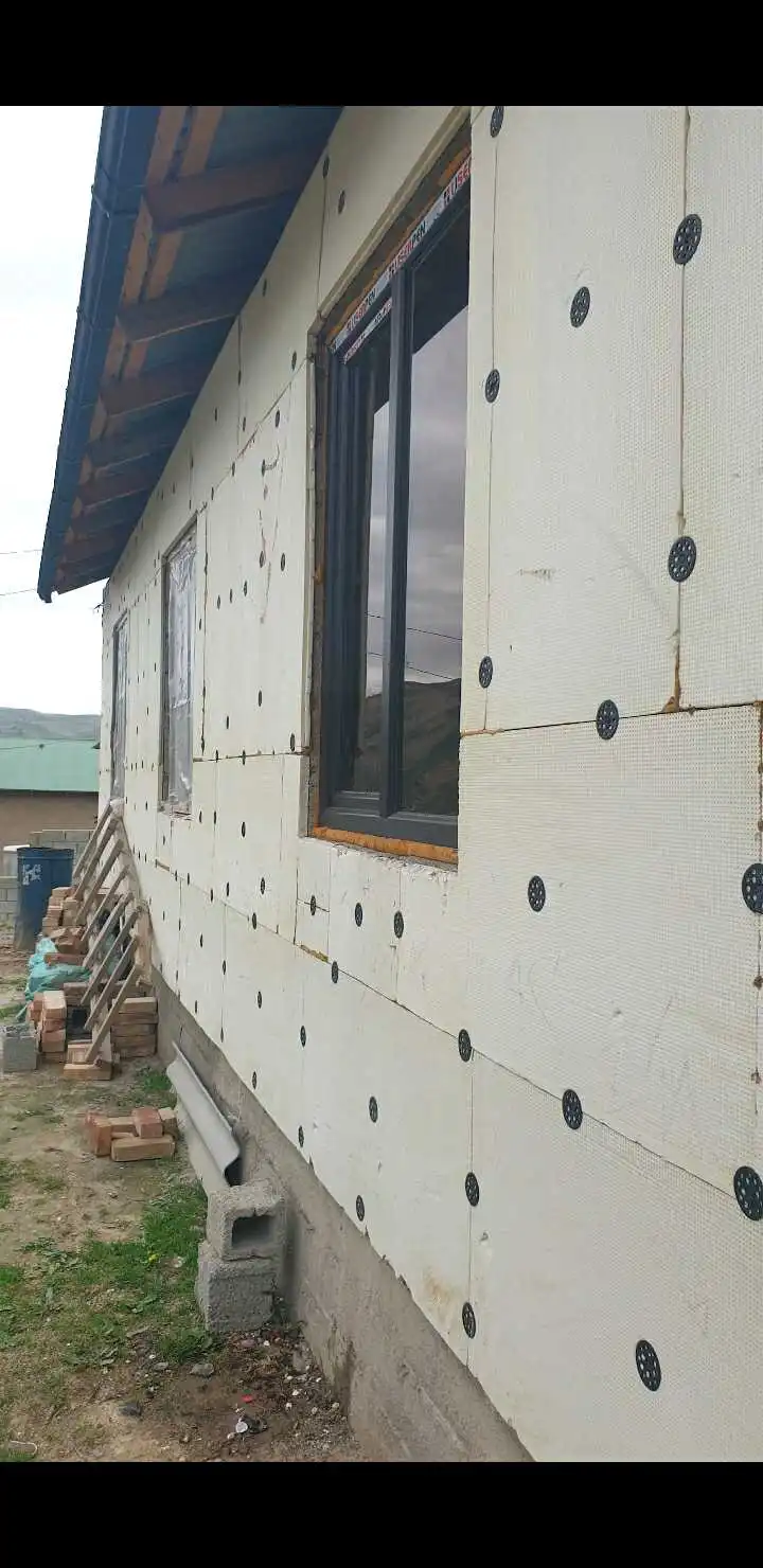 Постройка с земельным учвстком