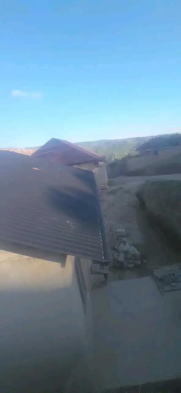 Постройка с земельным учвстком