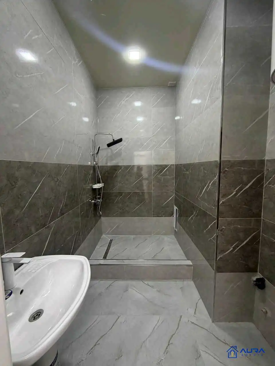 2-к квартира, 12 этаж, 81 м², Шохмансур