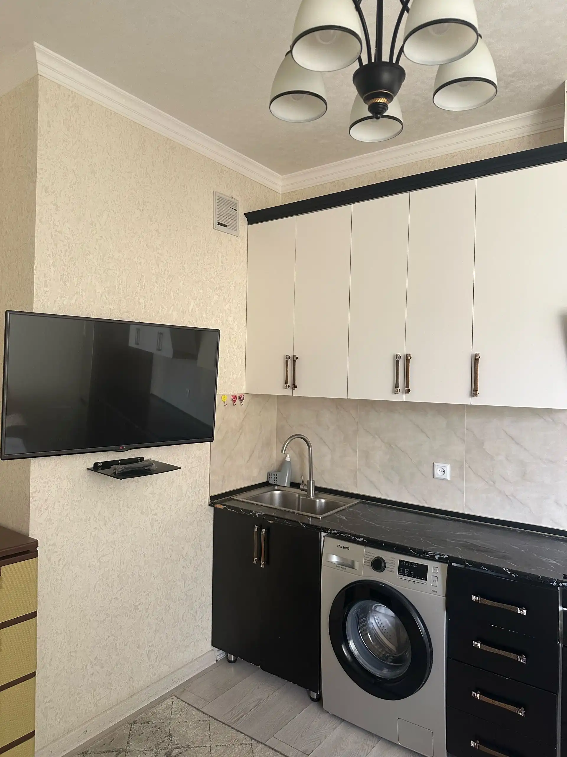 5 этажный, 2-комн. дом, 78 м², 82 микрорайон