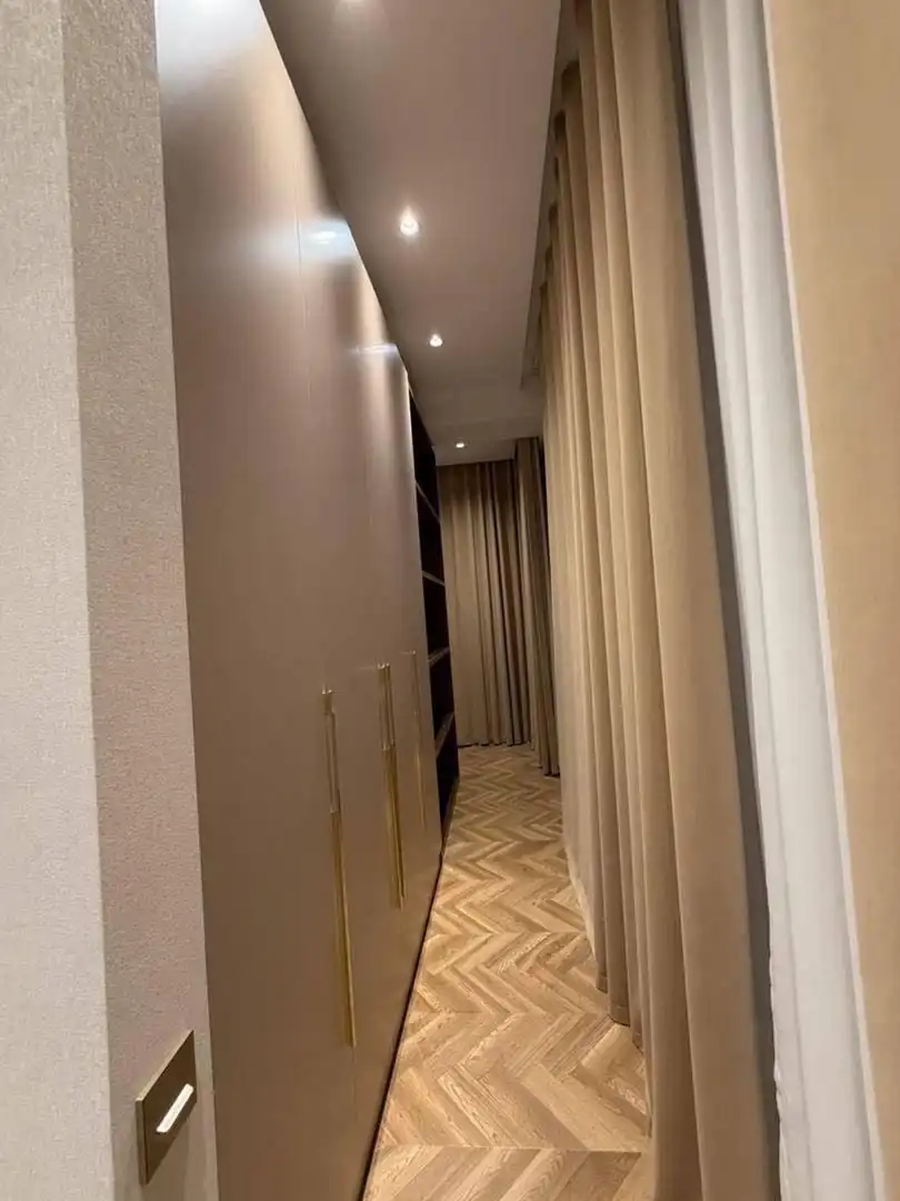 3-к квартира, 16 этаж, 120 м², овир