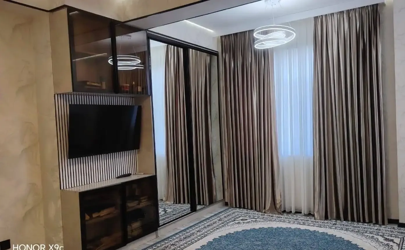 3-комн. квартира, 13 этаж, 65 м², Фирдавси