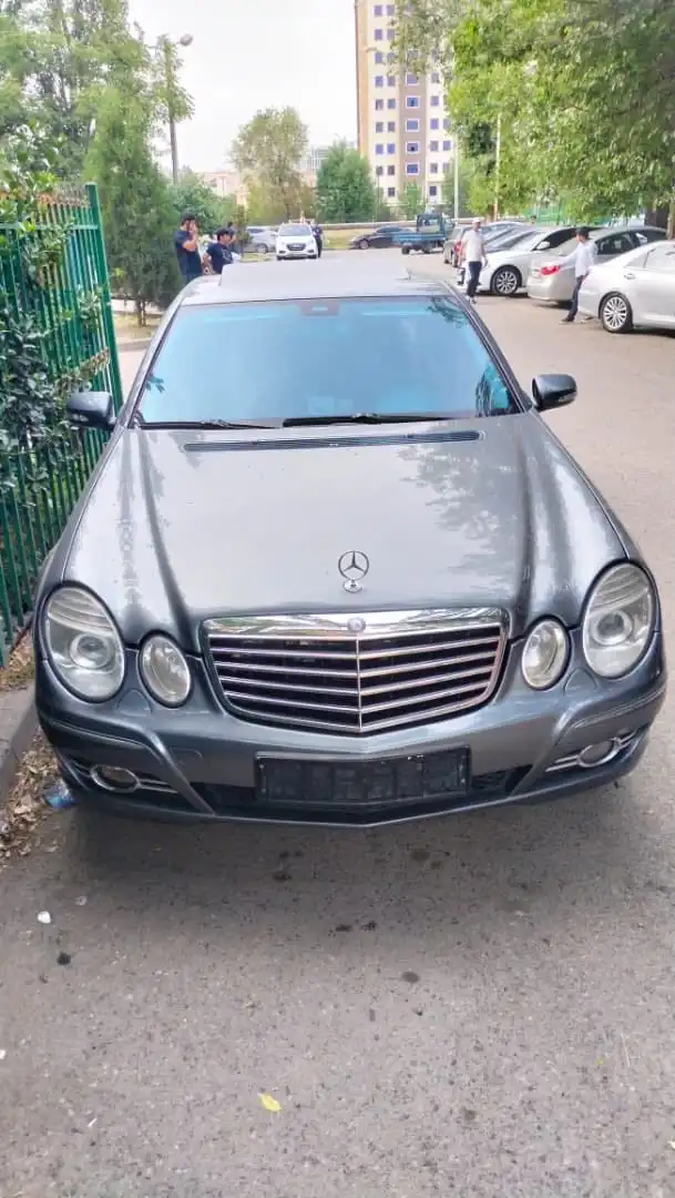 Mercedes-benz E class 2008