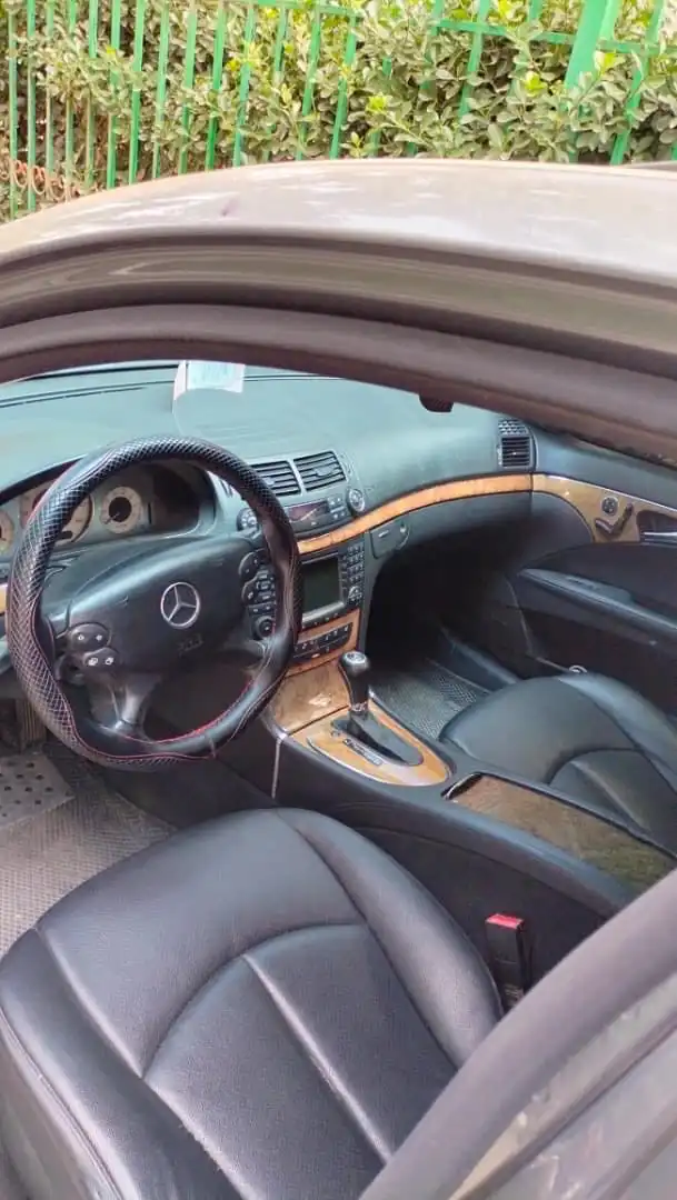 Mercedes-benz E class 2008