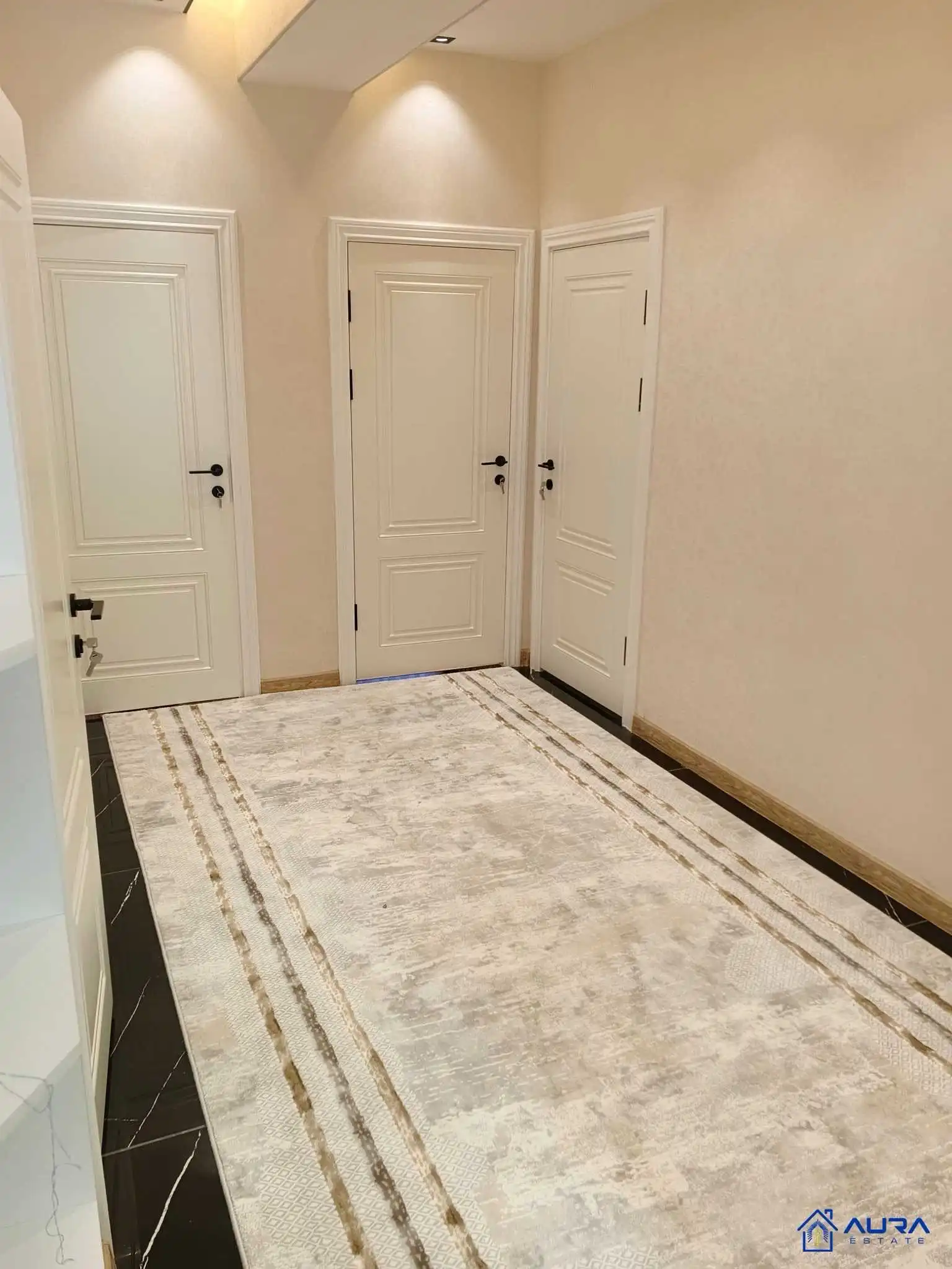 3-к квартира, 3 этаж, 92 м², сино