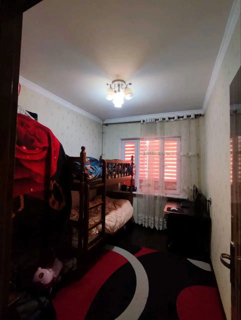 3-к квартира, 5 этаж, 90 м², 61мкр Фирдавси Пеши мантухона