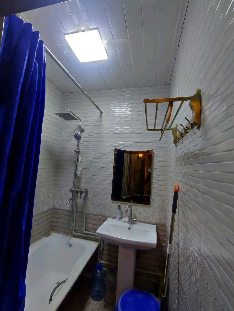 3-к квартира, 5 этаж, 90 м², 61мкр Фирдавси Пеши мантухона