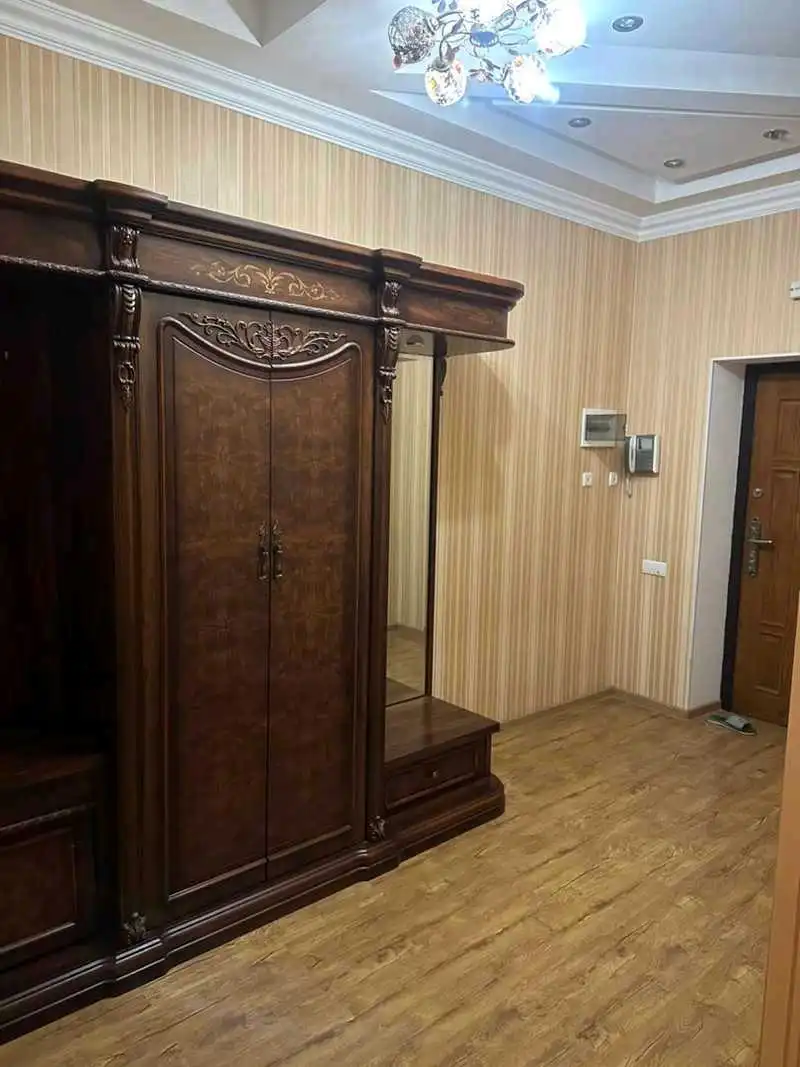3-к квартира, 8 этаж, 120 м², И. Сомонӣ, Медгородок