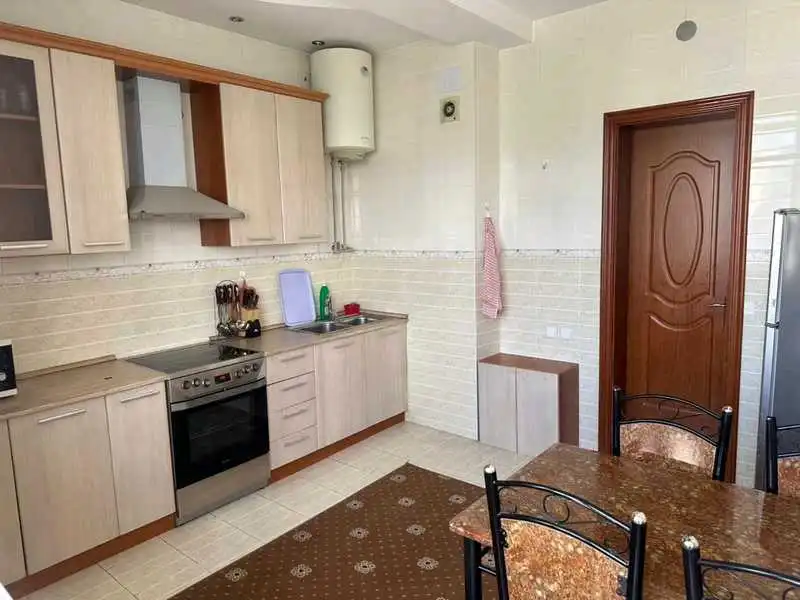 3-к квартира, 8 этаж, 120 м², И. Сомонӣ, Медгородок