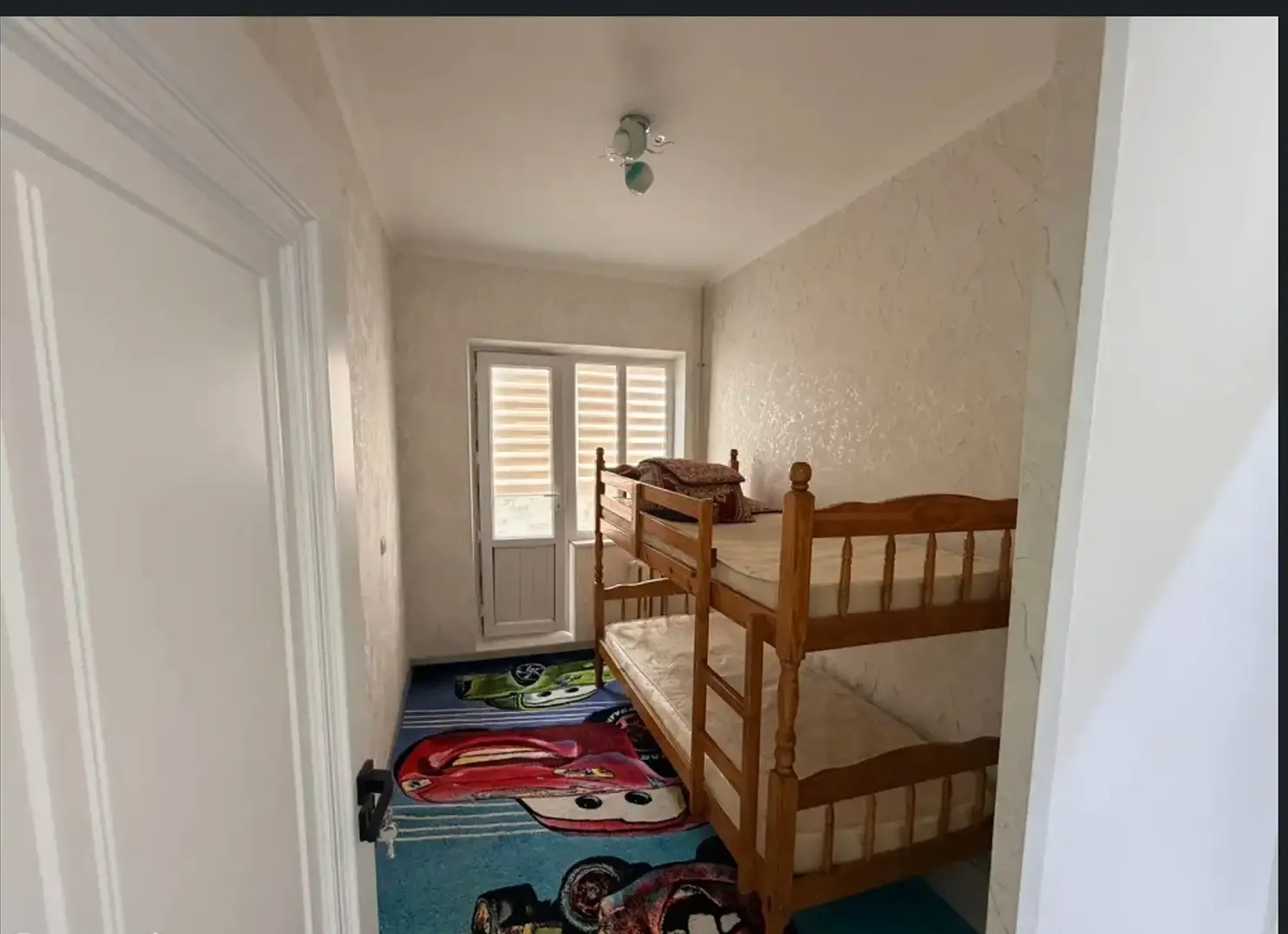 4-комн. квартира, 2 этаж, 100м², Сино