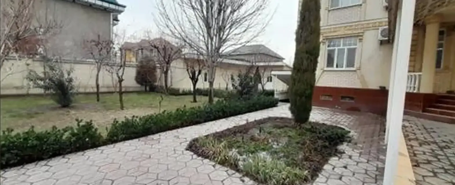 3-этажный, 10 комнатный дом, 600 м², Фирдавси