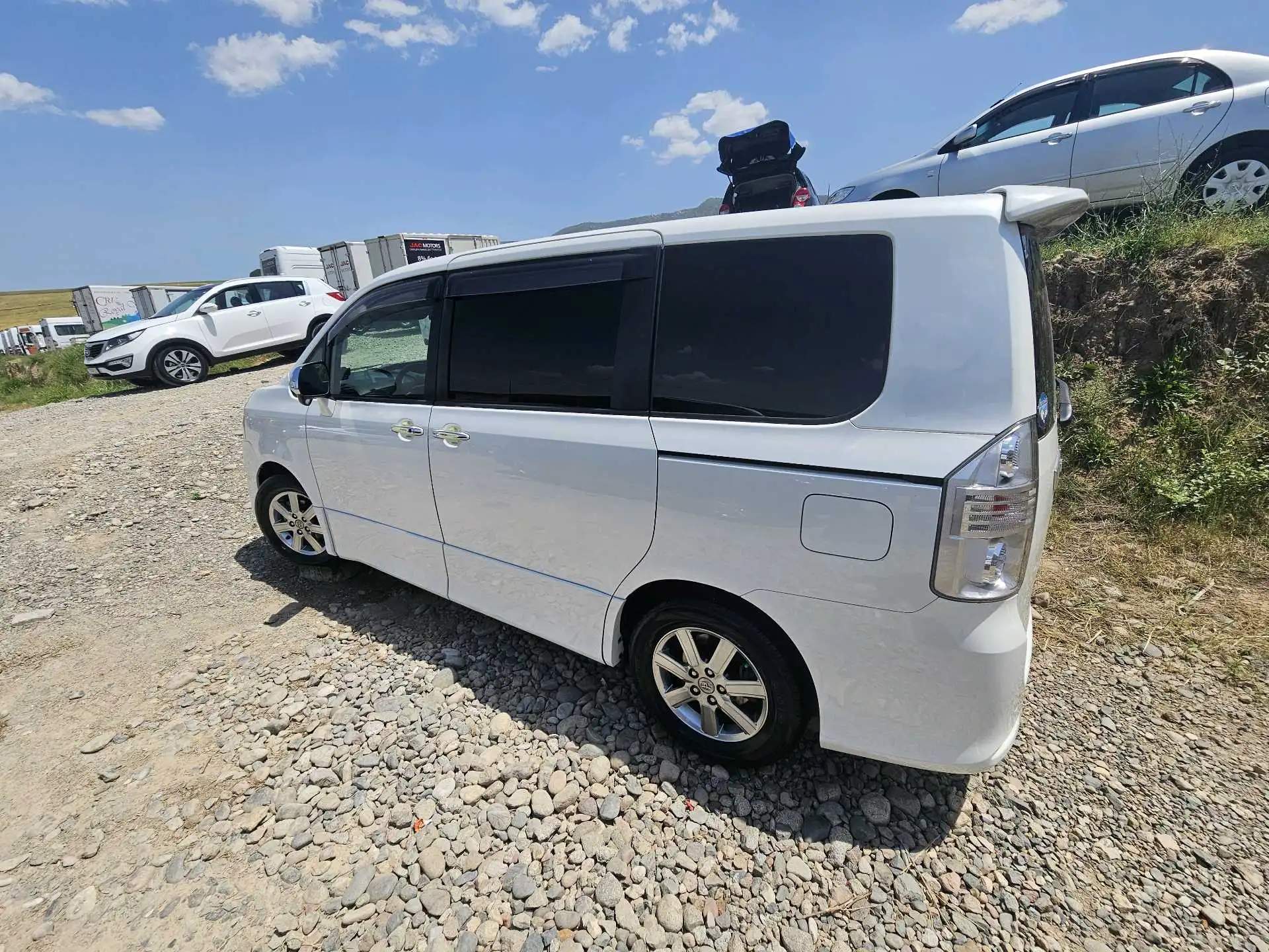 Toyota Voxy 2010