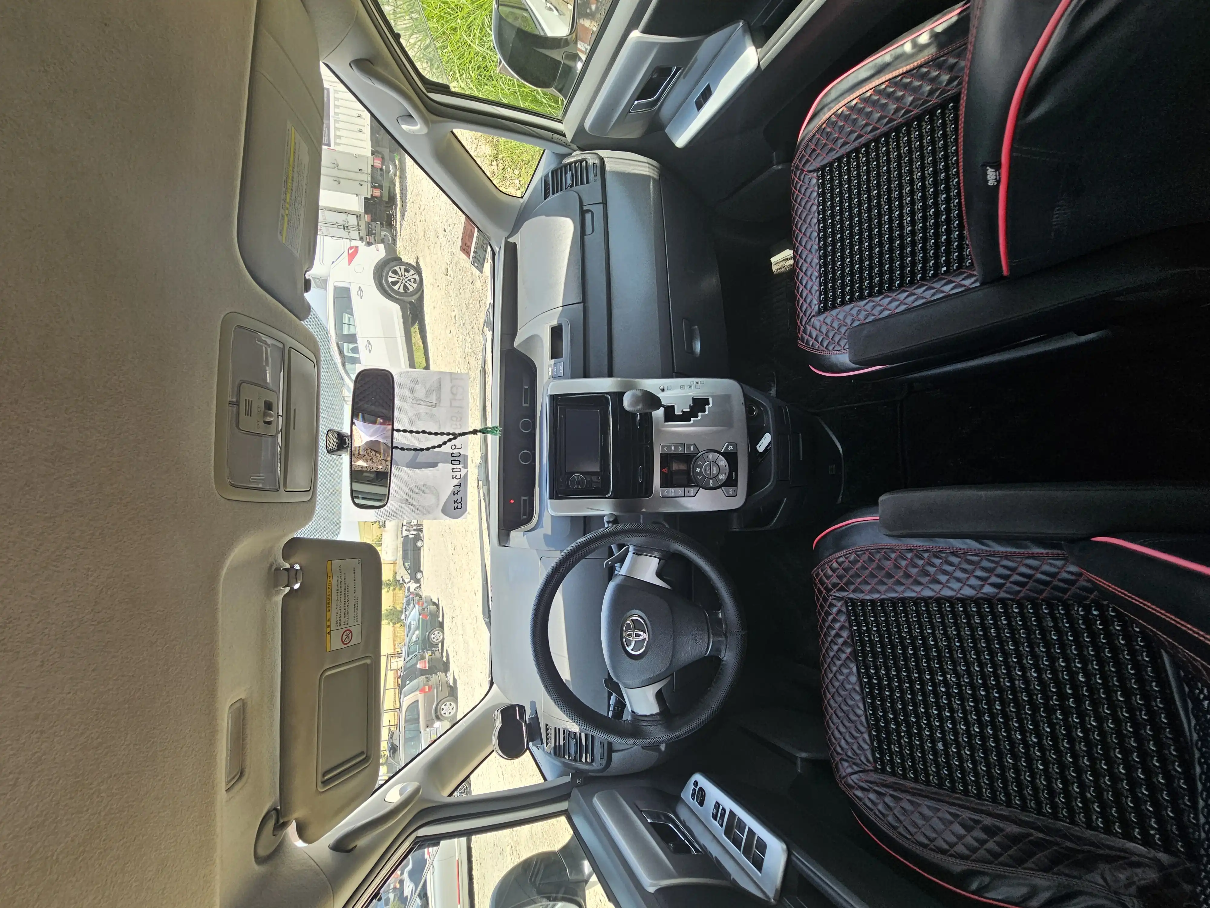 Toyota Voxy 2010