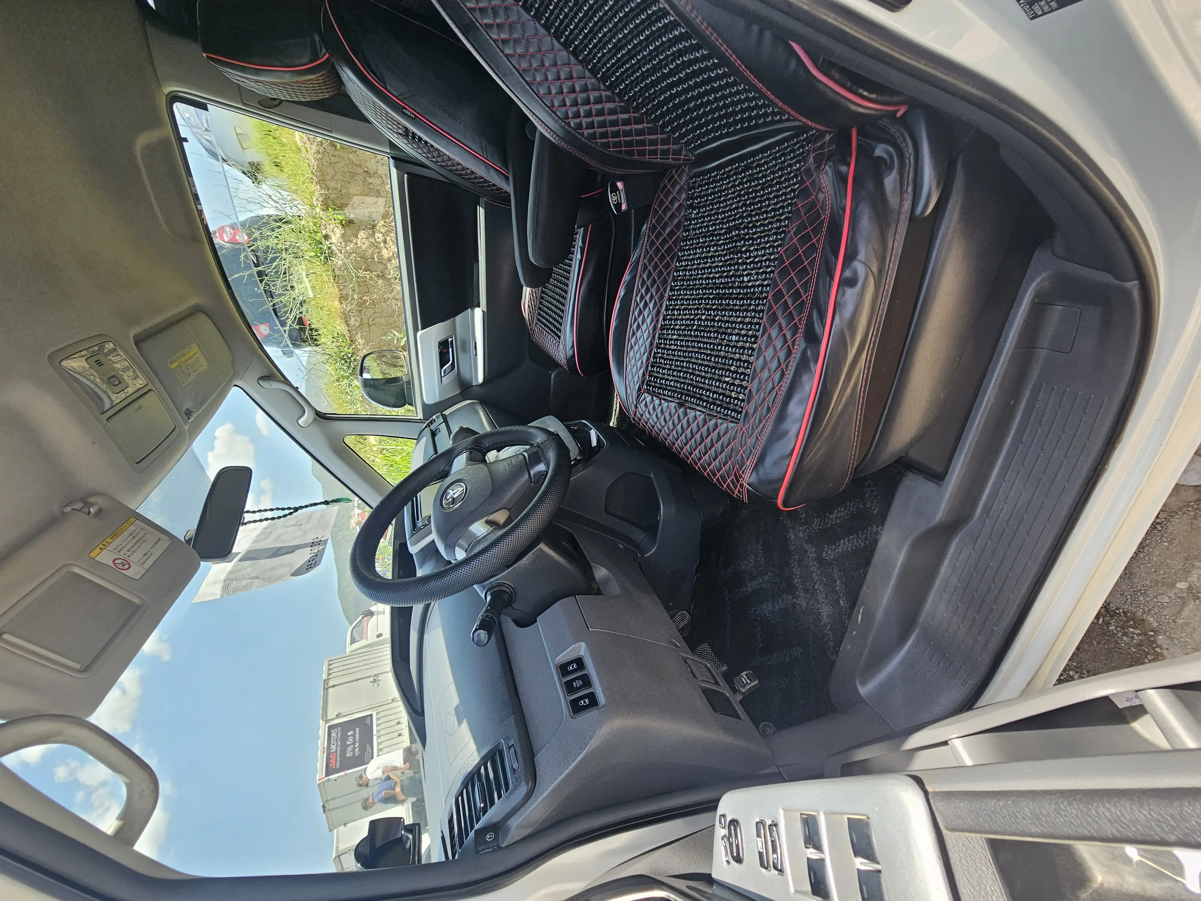 Toyota Voxy 2010
