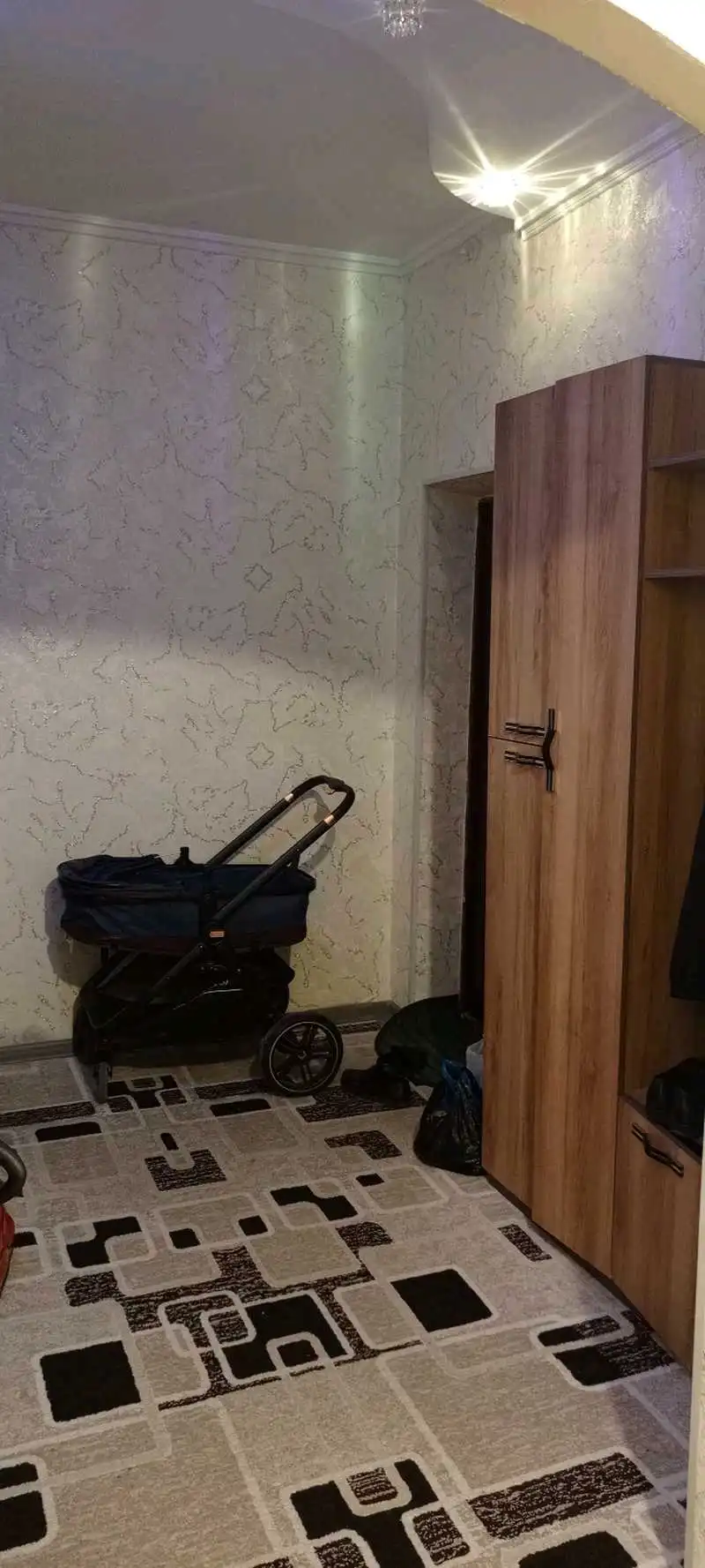 2-к квартира, 3 этаж, 58 м², 92 мкр, Кафе Суман