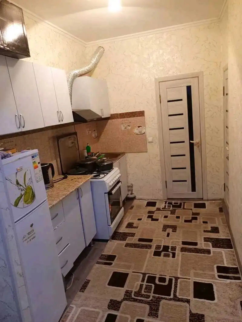 2-к квартира, 3 этаж, 58 м², 92 мкр, Кафе Суман