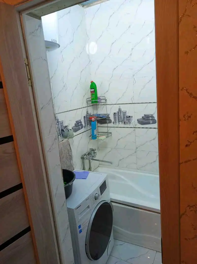 2-к квартира, 3 этаж, 58 м², 92 мкр, Кафе Суман