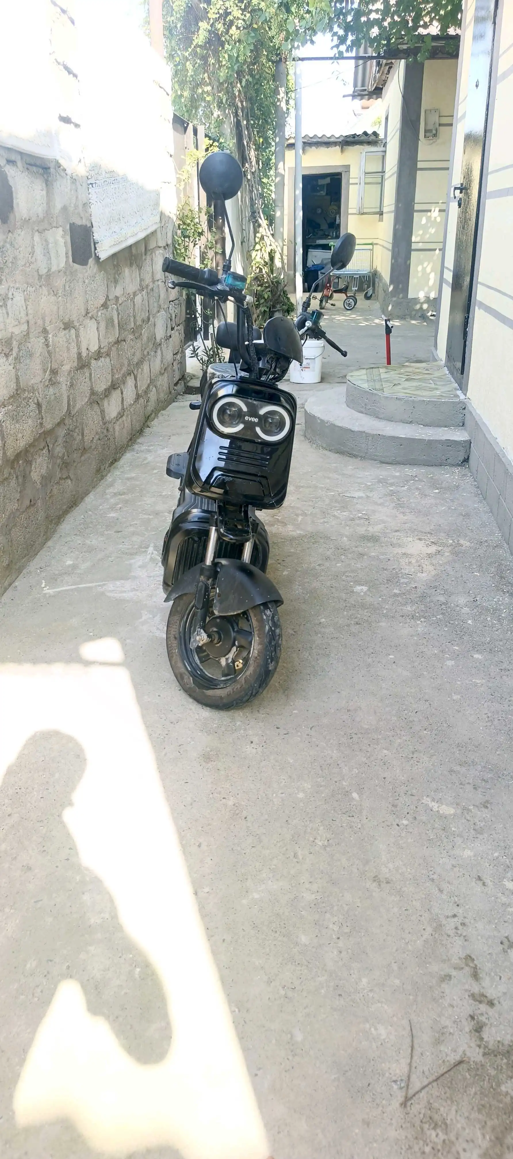 Лексус 600