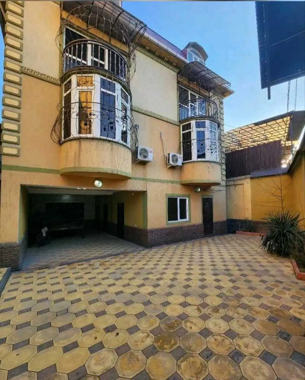 2 этажный, 6-комн. дом, 280 м², 3 соток, Сино