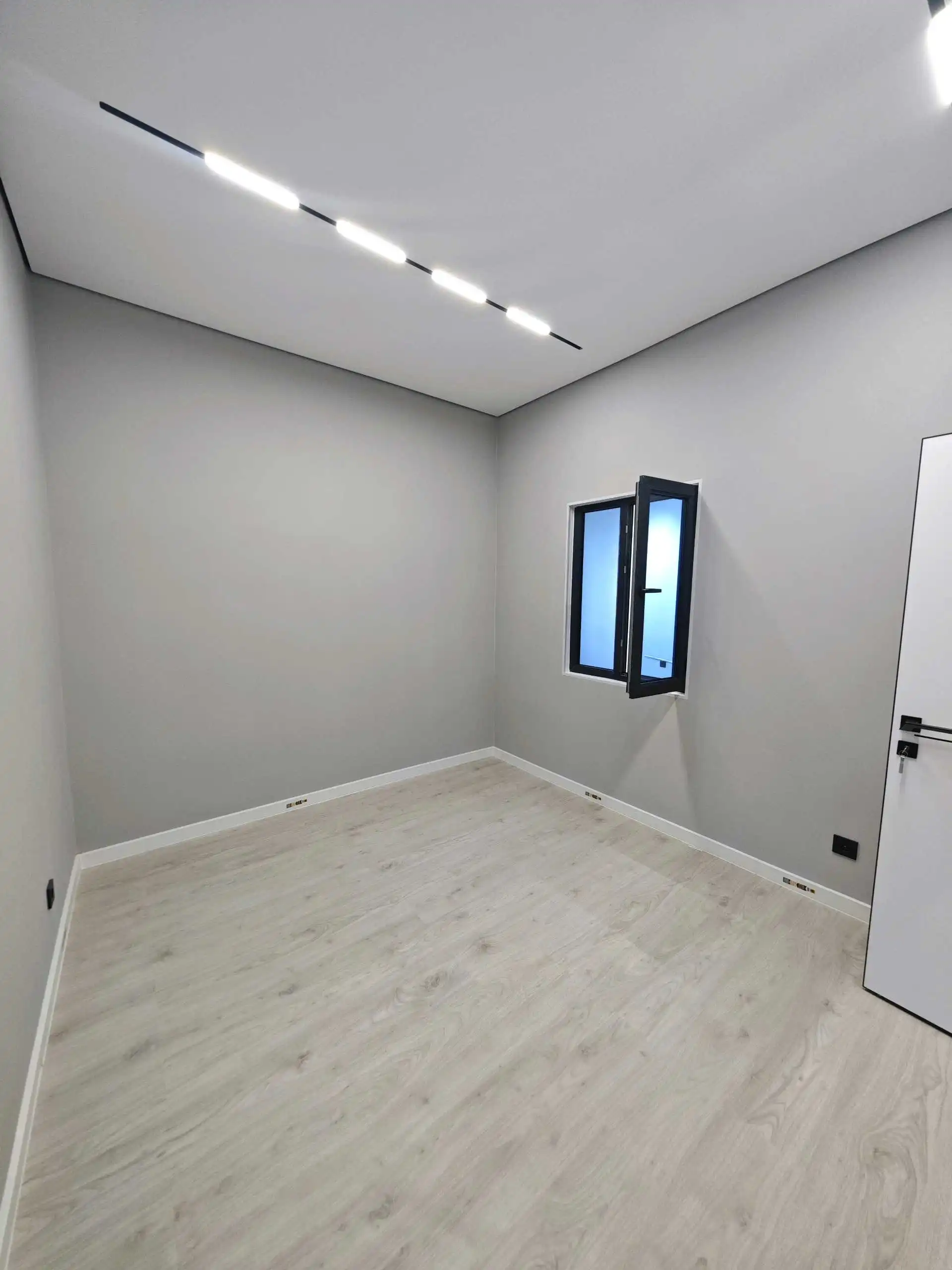 3-к квартира, 12 этаж, 75 м², Шабчарог