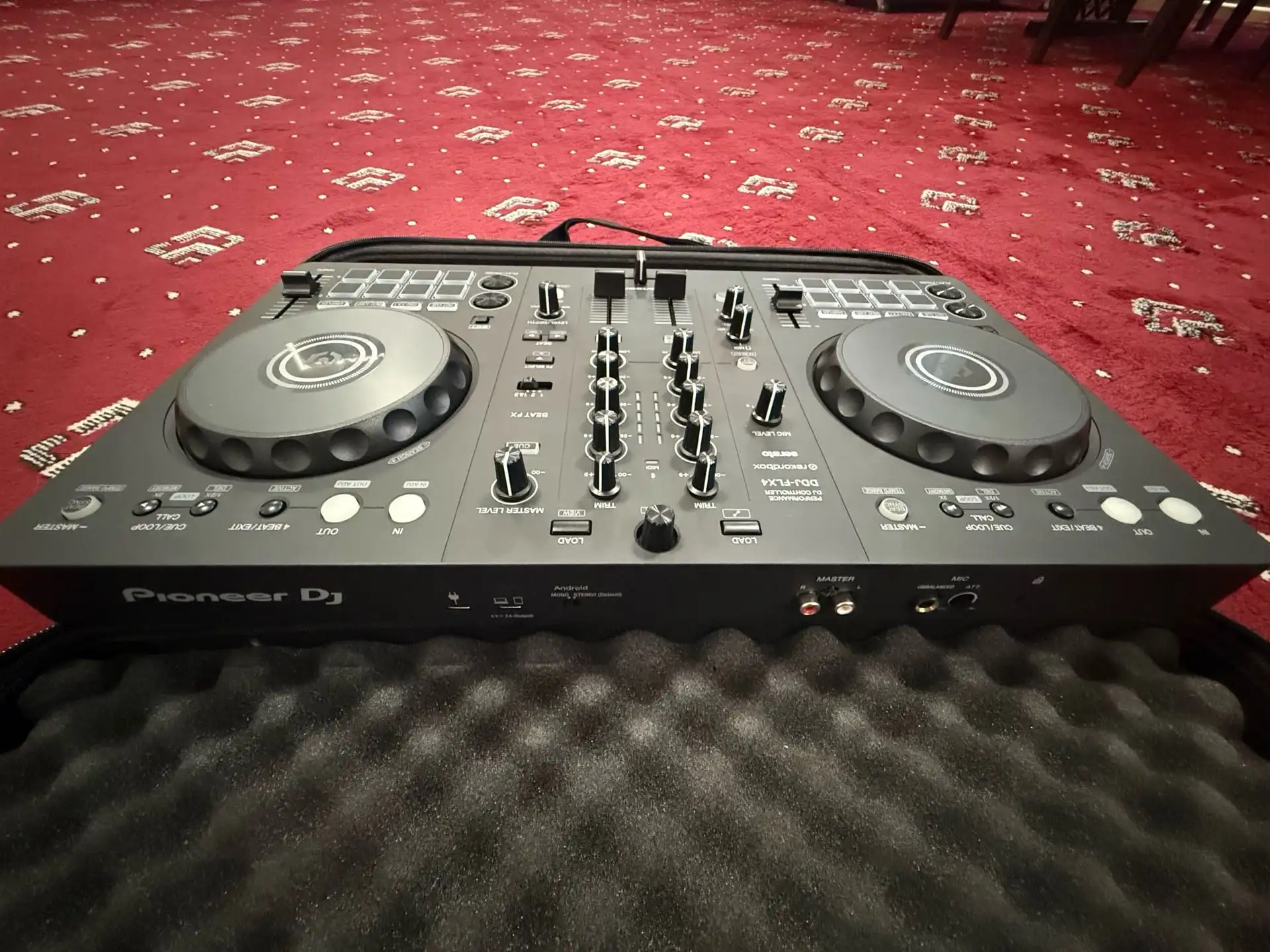 PioneerDDJ-FLX4