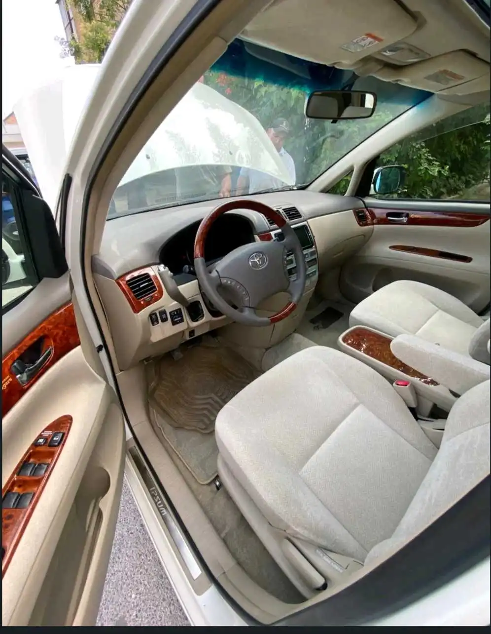 Toyota Ipsum 2008