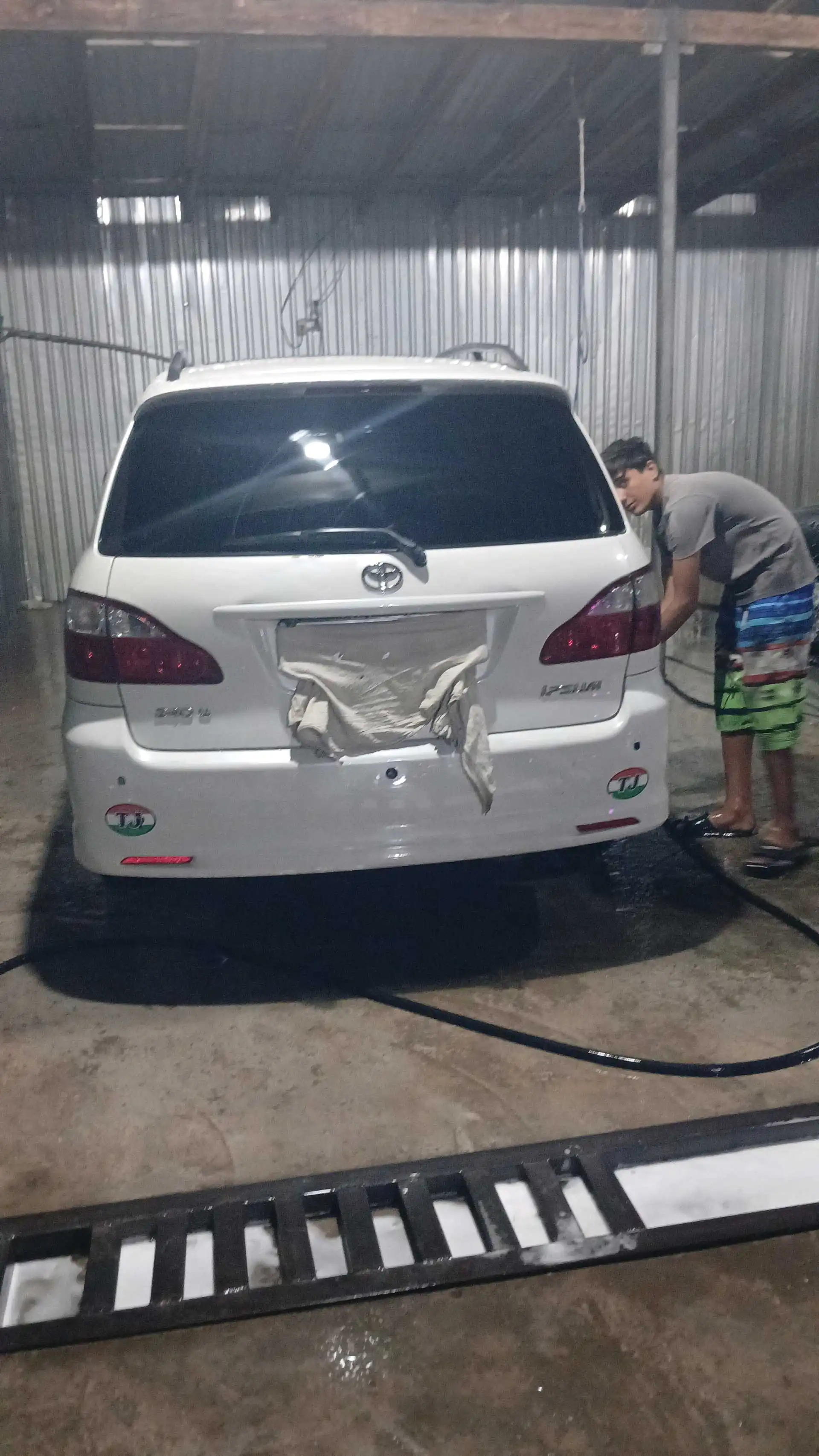 Toyota Ipsum 2008