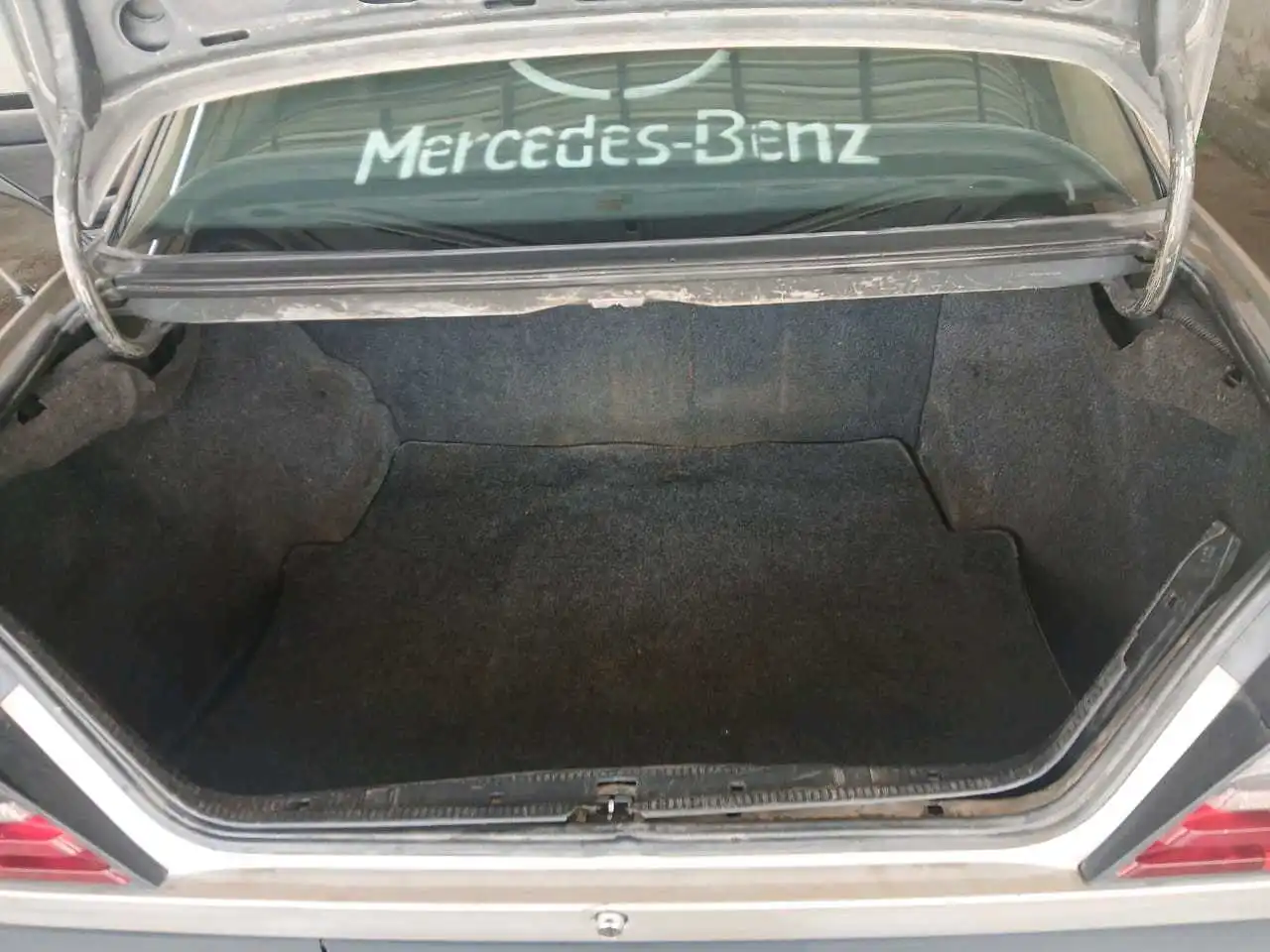 Mercedes-benz E class 1990
