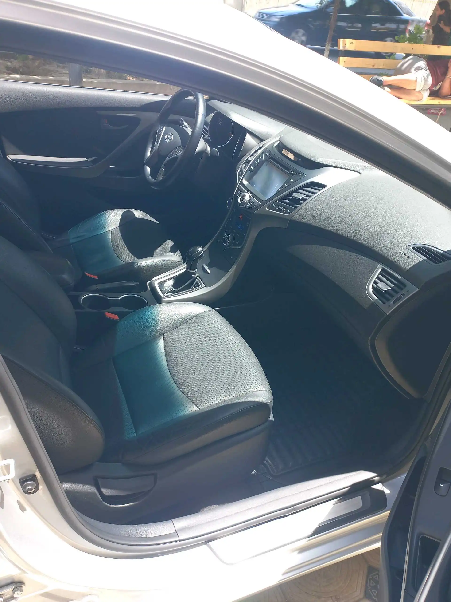 Hyundai Avante 2015