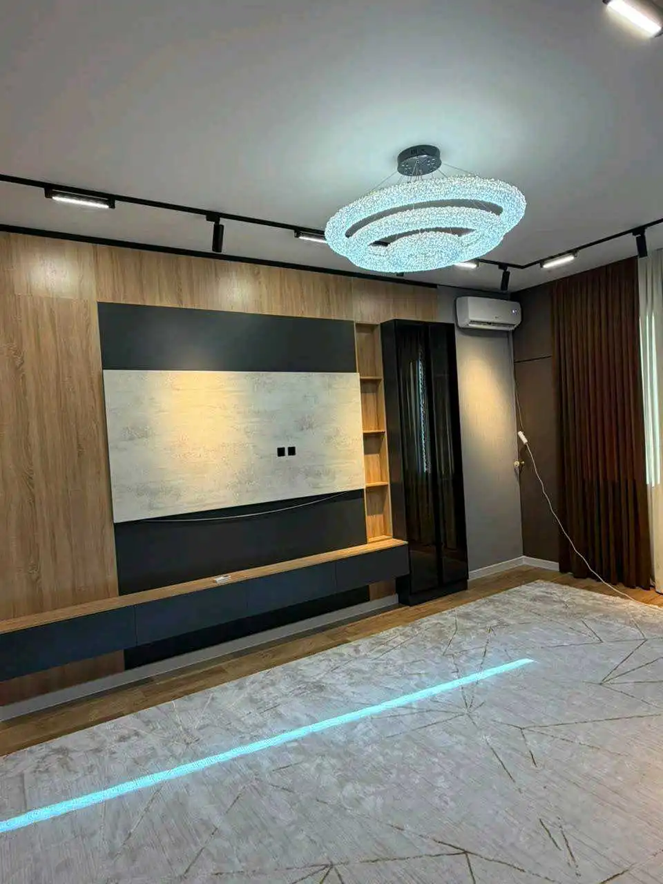 3-к квартира, 18 этаж, 117 м², И Сомони