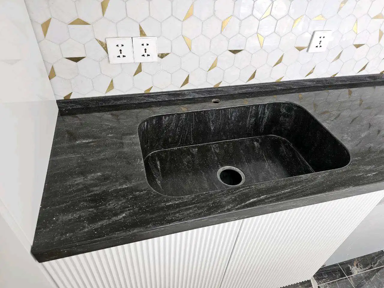 Искусственный акриловый камень 