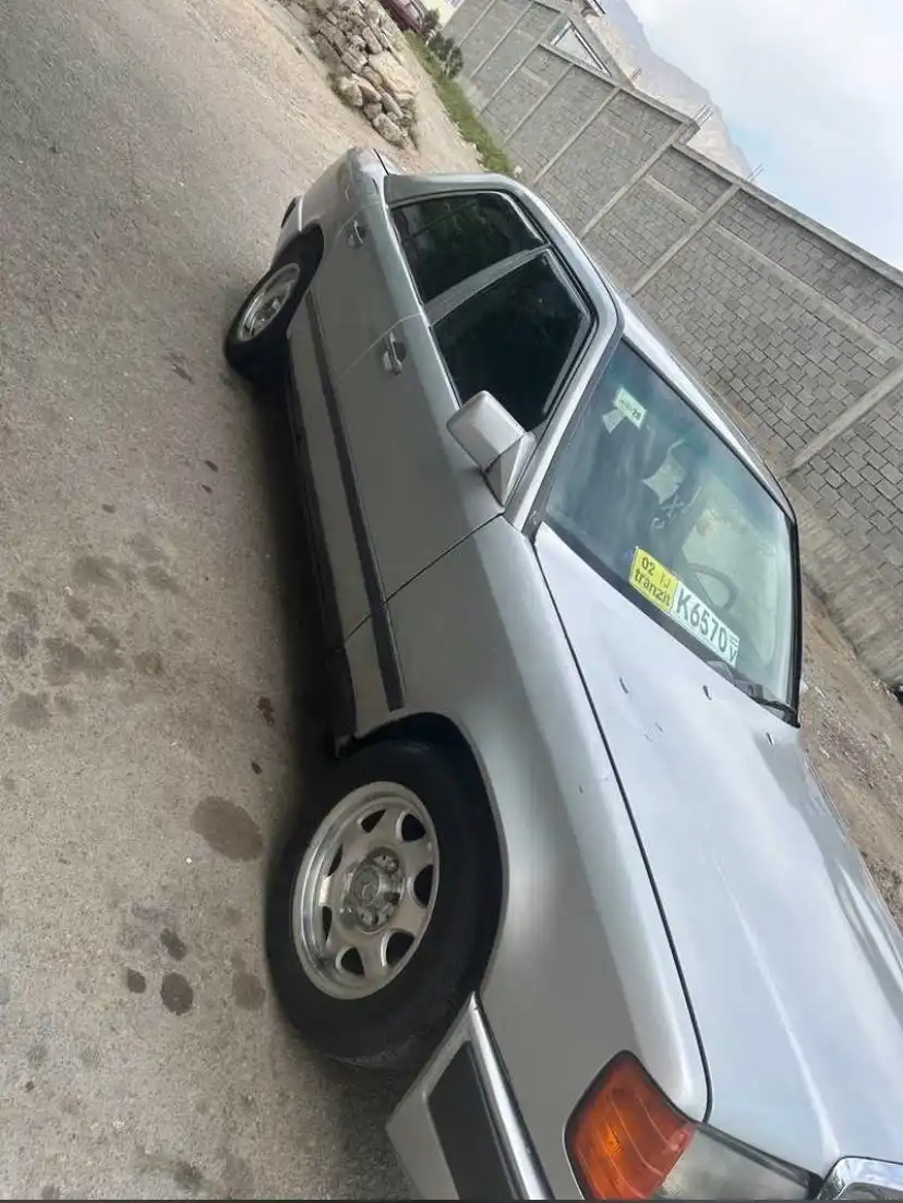 Mercedes-benz W124 1987