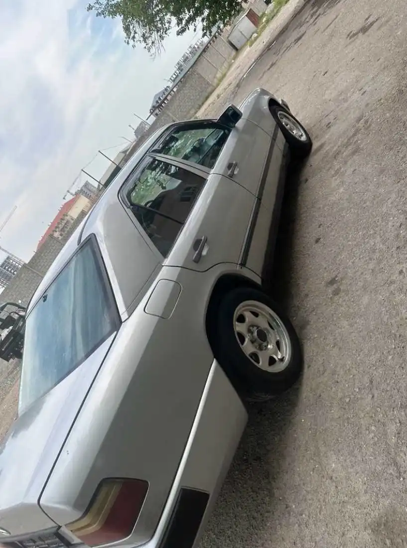 Mercedes-benz W124 1987